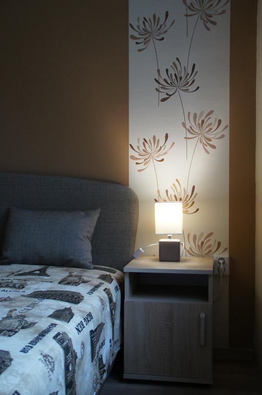 Apartament Fonix Apartman Gyula Zewnętrze zdjęcie