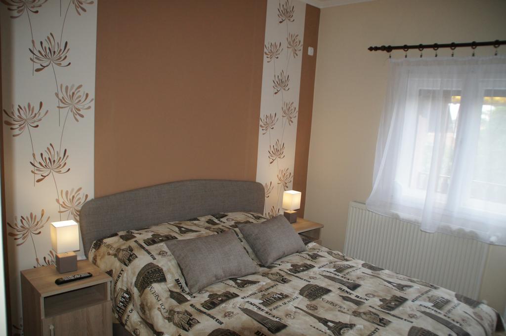 Apartament Fonix Apartman Gyula Zewnętrze zdjęcie